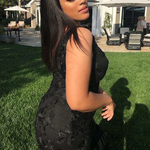 BLACK GOWN! Can be a prom/gala/event dress! - Picture 4 of 4